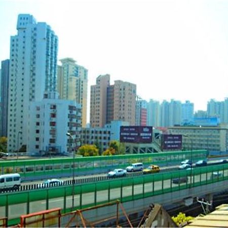 7Days Inn Shanghai Caobao Road Metro Station Exterior foto